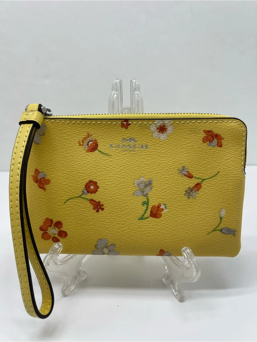Coach Corner Zip Wristlet With Mystical Floral Print C8701
NWT - Picture 1 of 16